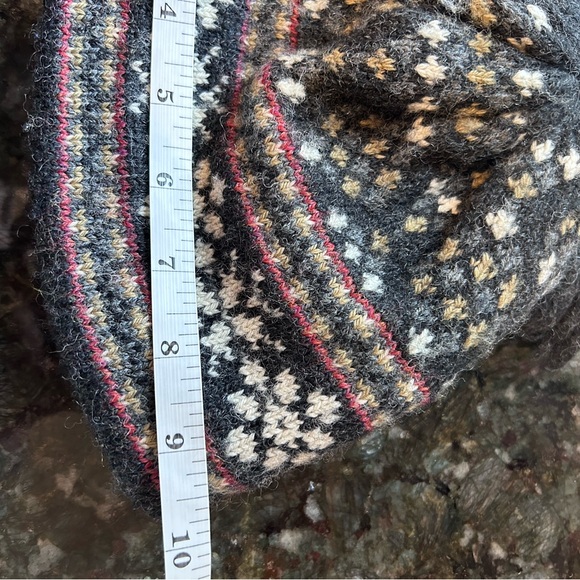 Turtle Fur Wool Hat with Pom Pom. fleece Lining. Snowflakes. Skiing. Outdoor - Picture 10 of 14